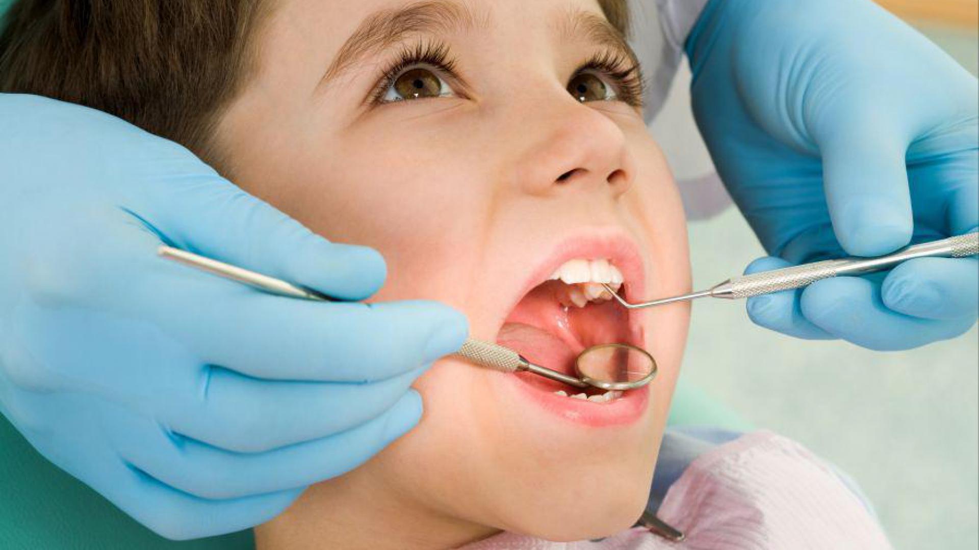 Best Dentist for Kids Dental Care in Swaroop Nagar